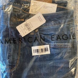 American eagle womens jeans. New never worn. Size 28w 6
